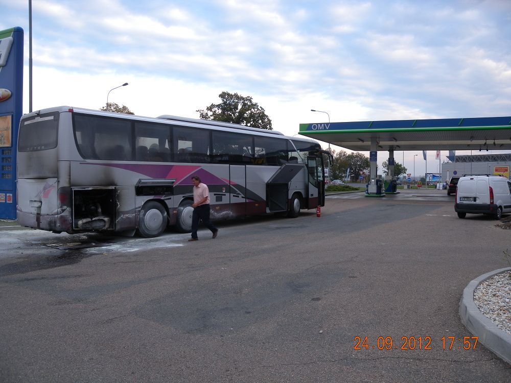 Hořící autobus