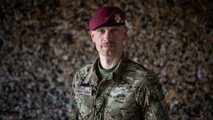 Známý výsadkář opouští generální štáb, z mluvčího bude šéf kybernetických operací