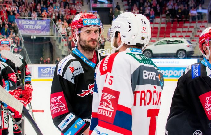 Třinec - Pardubice, 7. čtvrtfinále play-off 2018: Tomáš Linhart a Marek Trončinský