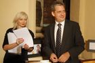 Do obtížného střetu s pravicovými voliči vysílá jako lídra Jiřího Dienstbiera, syna bývalého ministra zahraničí.
