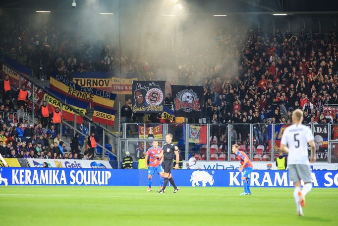 Fanoušci Sparty v zápase 10. kola Plzeň - Sparta.