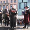 Nezbytné požehnání. Na starost si ho vzal augustiniánský opat Lukáš Evžen Martinec.