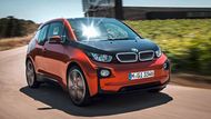 Nejmodernější z osobních elektromobilů má karosérii z kompozitů. BMW i3 nabízí dojezd 190 kilometrů, jede maximálně 150 km/hod a v čistě elektrické verzi stojí 900 tisíc korun.