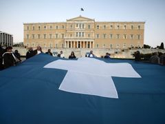 Vyrazí Řekové znovu do ulic? Loni protestovali proti vládním škrtům takřka každý týden.