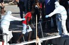 Itálie povolila vylodění nezletilých migrantů na Lampeduse, dospělí na lodi zůstávají