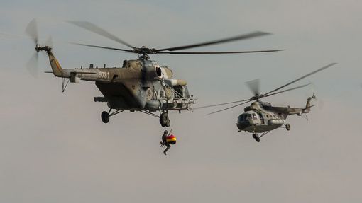 Česká vrtulníková jednotka pro speciální operace se třemi stroji Mi-171Š dorazí do Polska v řádu hodin, uvedla v neděli ministryně obrany Jana Černochová (ODS).