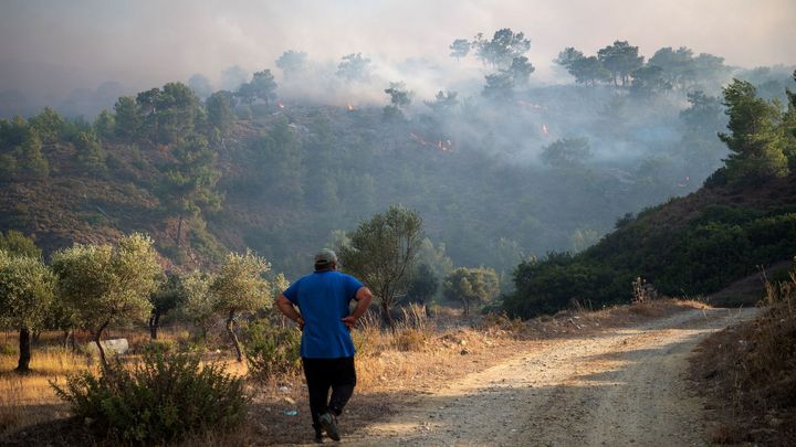 Cestovní kanceláře ruší cesty na Rhodos, nabízí bezplatné storno či změnu