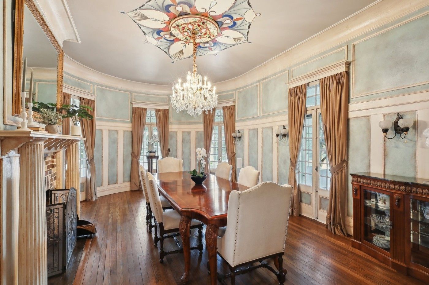 dům, strašidla, vila, prodej, duchové, paranormální jevy