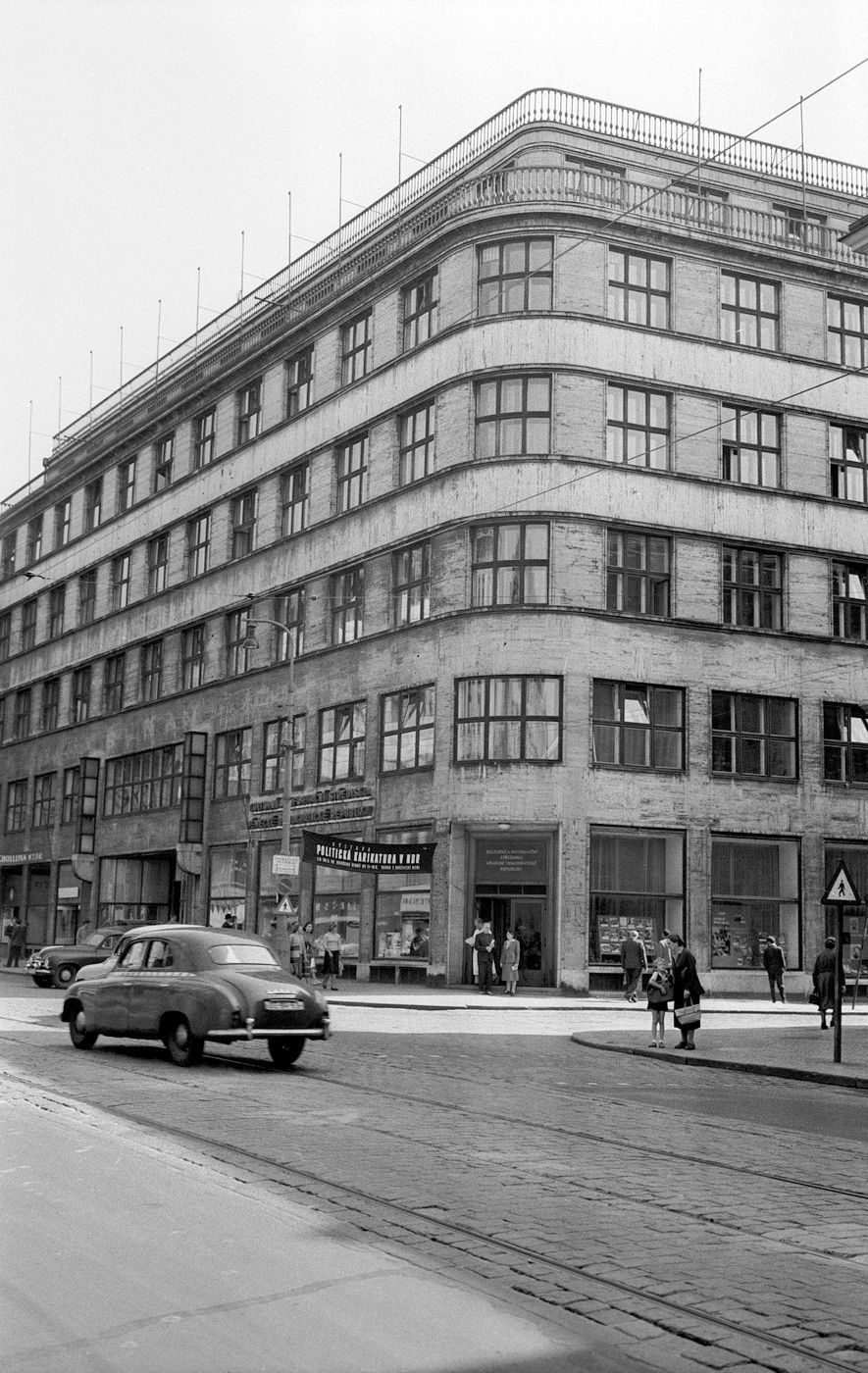 Palác Dunaj, Praha, historie