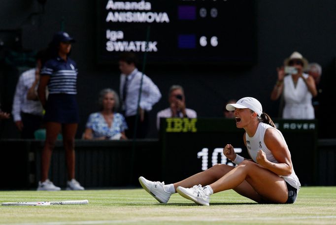 Iga Šwiateková slaví triumf na Wimbledonu 2025.