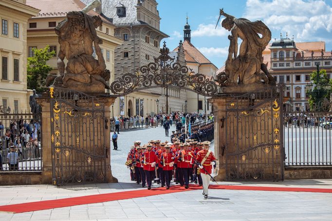 Slovenská prezidentka Zuzana Čaputová na poslední návštěvě Česka a prezidenta Petra Pavla na Pražském hradě 12.6.2024.