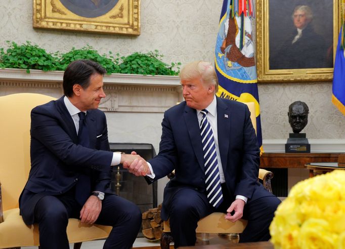 Americký prezident Donald Trump přijal italského premiéra Giuseppea Conteho.