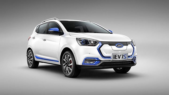 VW chce podíl v čínské automobilce JAC Motors. Ta kdysi plánovala výrobu na Slovensku
