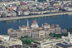 V Budapešti bylo kvůli bombě evakuováno 10 tisíc lidí