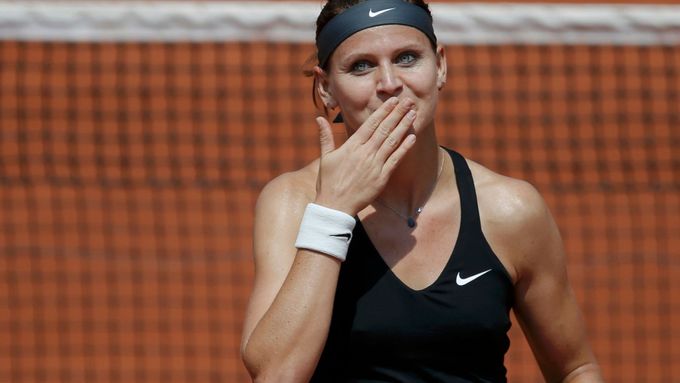 Lucie Šafářová rozdávala polibky, Petra Kvitová smutnila. Podívejte se na obrázky ze třetího kola French Open.