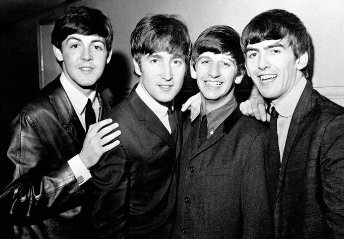 Na snímku z roku 1963 jsou zleva Paul McCartney, John Lennon, Ringo Starr a George Harrison. Každý z členů Beatles se dočká vlastního filmu.