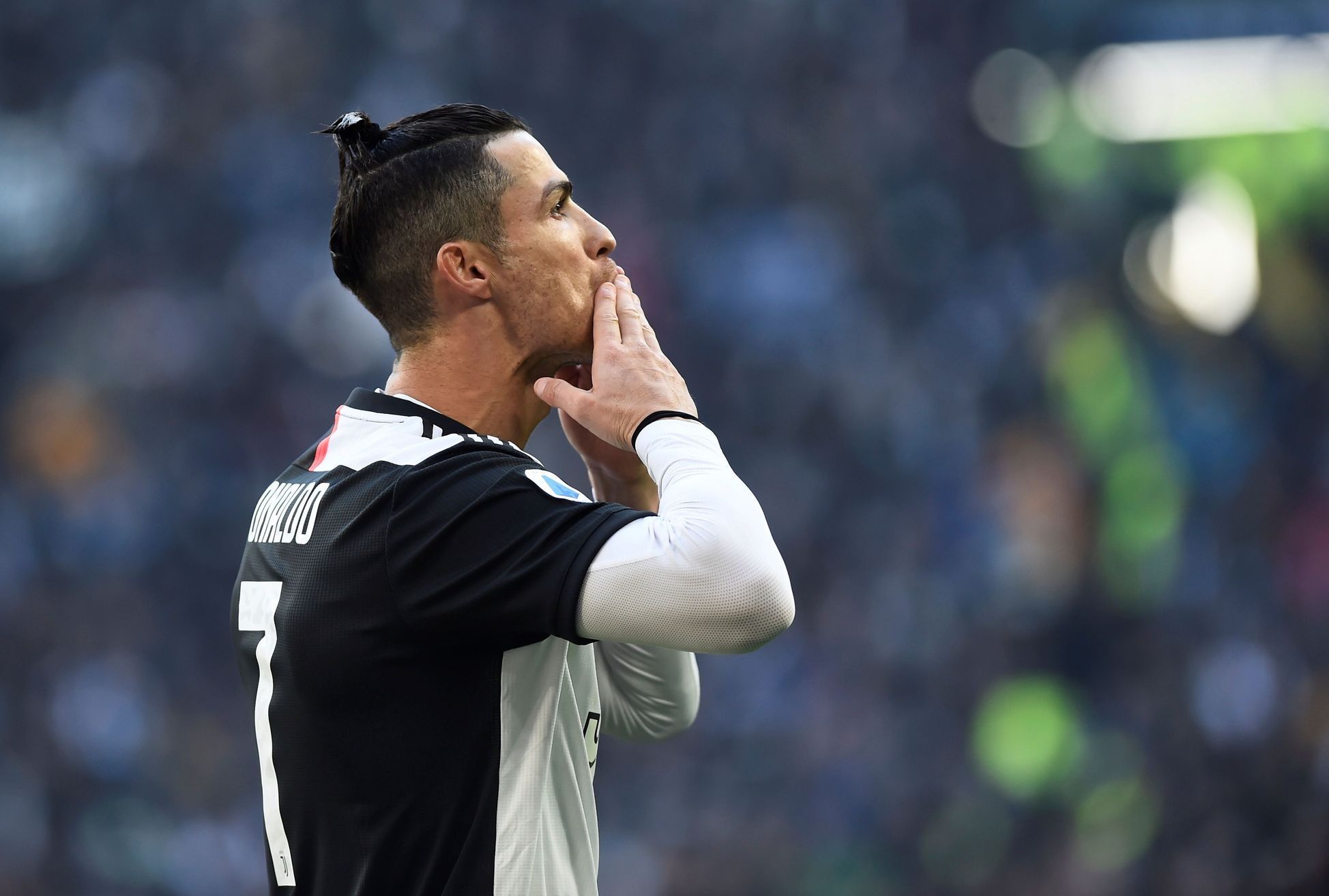 Cristiano Ronaldo slaví gól za Juventus v italské lize.