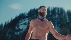 Jiří Procházka uplaval 30 metrů pod ledem