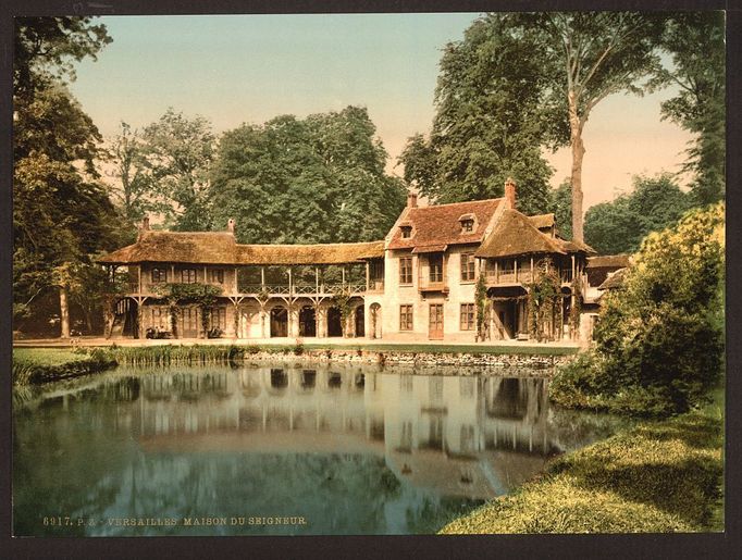 Zámky Versailles a Fontainebleau na 120 let starých fotkách