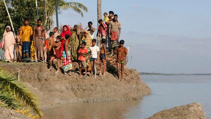 Bangladéš je jednou z nejchudších zemí na světě, globální oteplování a jeho následky jej má uvrhnout do ještě větší bídy