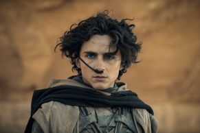 České sklo ve světě Duny. Jak se tuzemské unikátní objekty dostaly do seriálu HBO