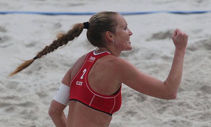 Beach volejbal v Praze 2014 (Kolocová a Sluková)