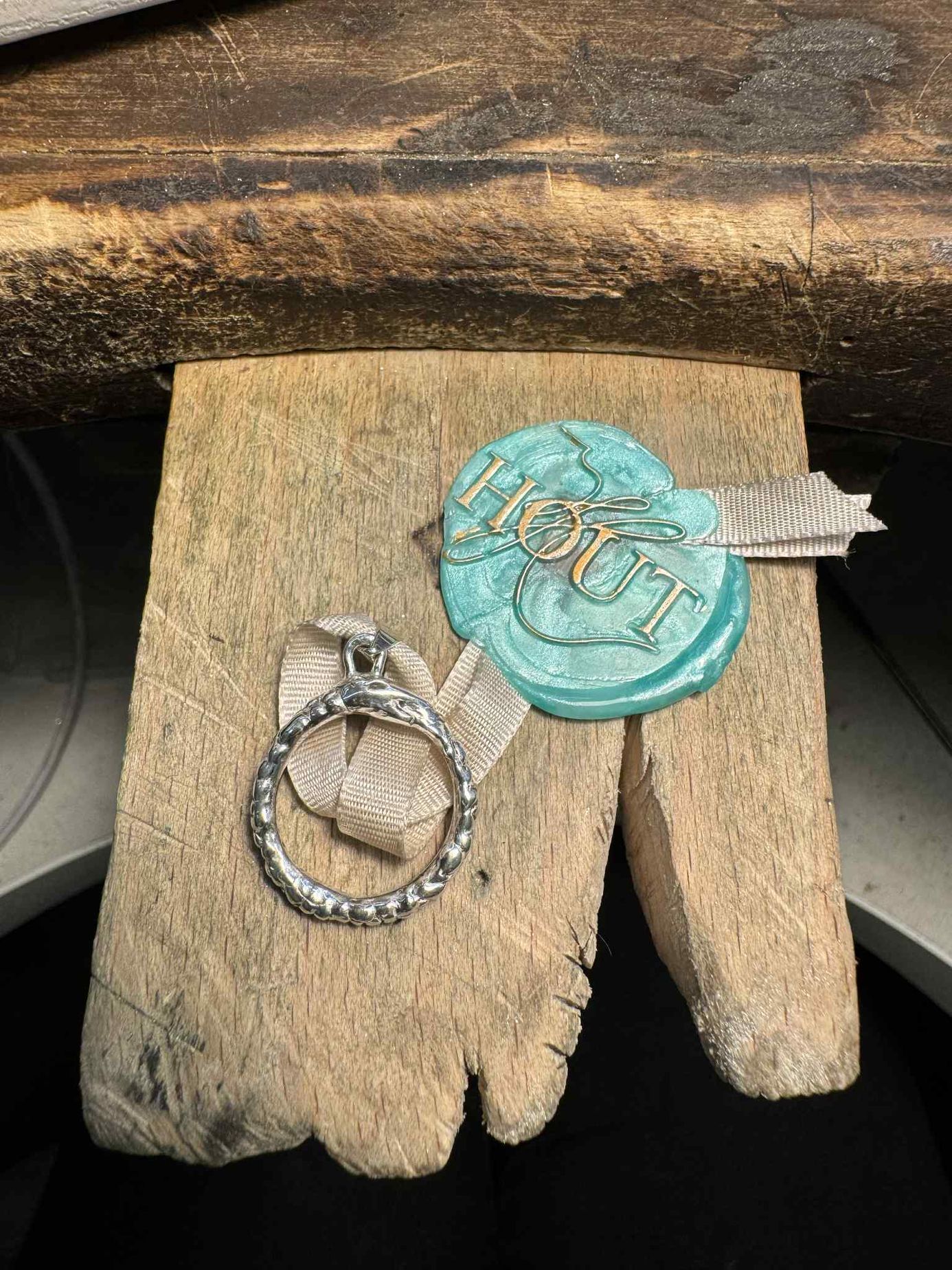 šperky, Houtová, šperkařka