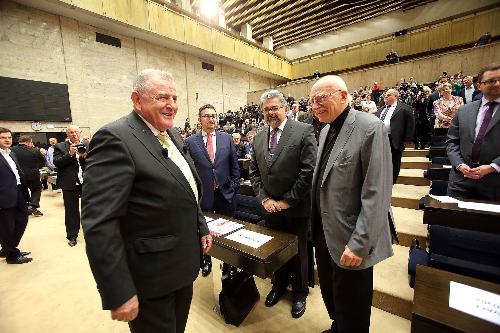 Klaus s Mečiarem po 25 letech ve federálním shromáždění