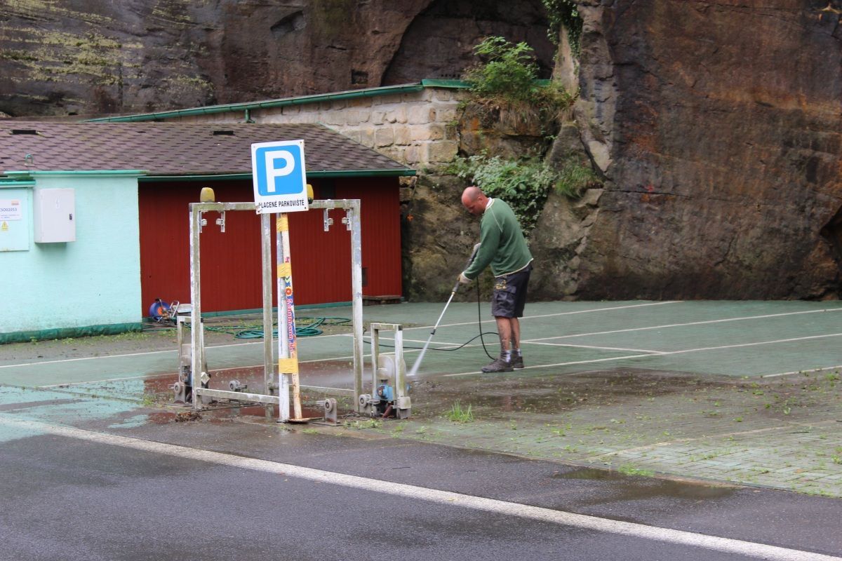 Hřensko měsíc po povodni