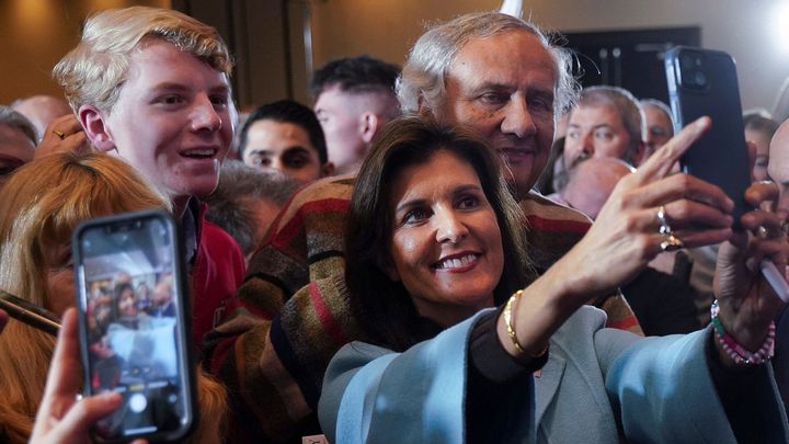 Trumpova jediná soupeřka prohrává na plné čáře. V primárkách ji ale dál drží sponzoři