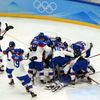 Slovenští hokejisté se radují z postupu do semifinále olympiády v Pekingu 2022