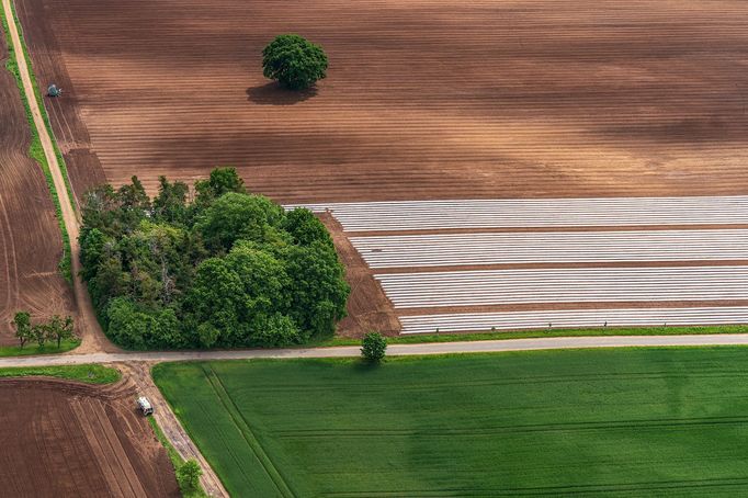 Labe z výšky: letecké fotografie od Mělníka po Pradubice