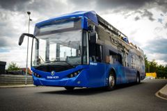 Na Barrandov pojede vodíkový autobus. Technologii si vyzkouší Praha i Škoda