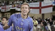 Posila Portsmouth Peter Crouch se předvedl. Ve čtvrtek ukázal svou mušku, když sestřelil vzdorující Guimaraes dvěma góly v prodloužení.