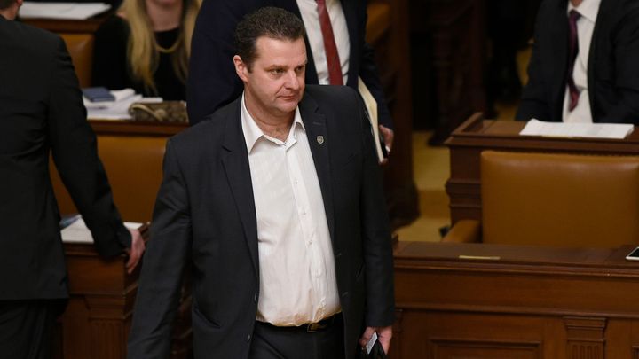 Univerzita Palackého apeluje na poslance Ondráčka, aby nepoužíval doktorský titul
