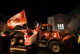 V sobotu protesty proti covidovým opatřením zažila i další kanadská města. Jejich rozsah byl ale menší než v metropoli, uvedla agentura AFP. Snímek je z Toronta, nejlidnatějšího kanadského města.