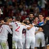 Albánští fotbalisté slaví vítězství nad Portugalskem