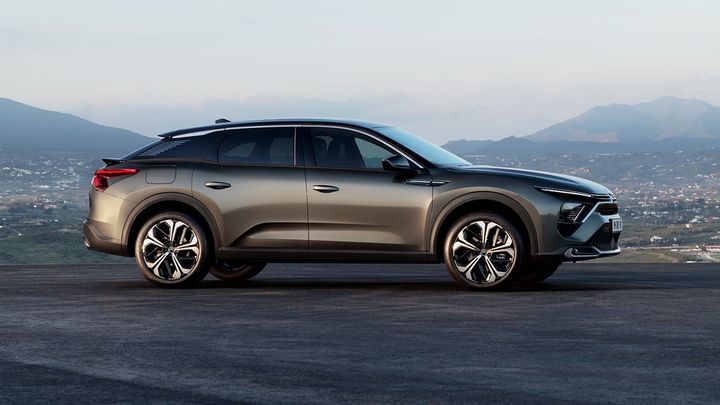 Citroën C5 mění identitu. Nečekejte elegantní sedan, ale hatchback à la SUV z Číny; Zdroj foto: Citroën