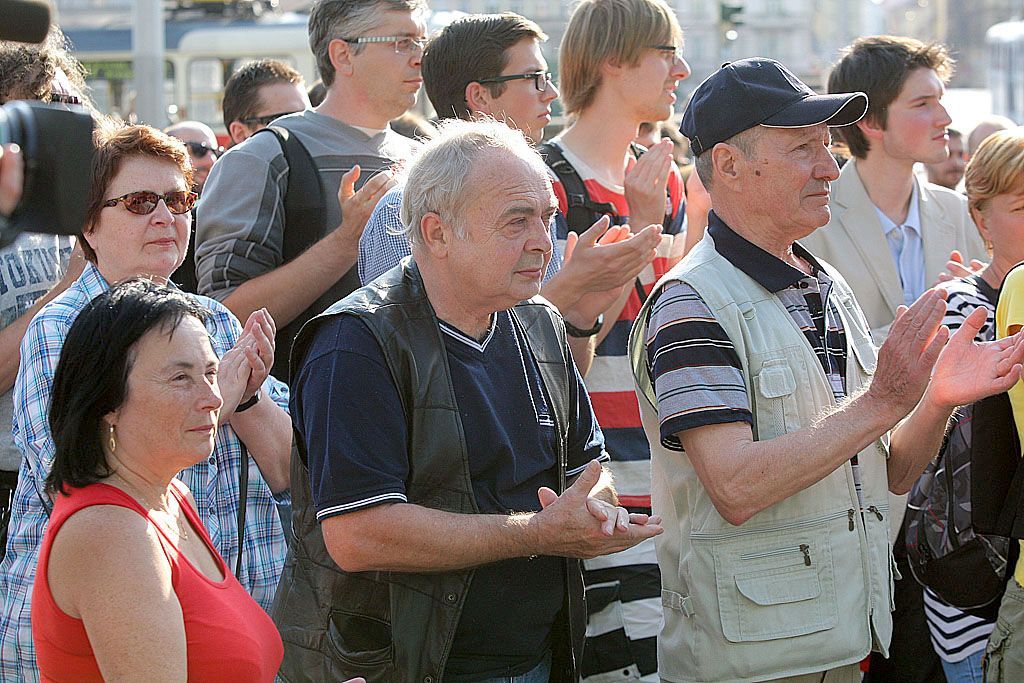 Demonstrace proti odvolání Jiřího Pospíšila