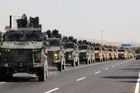 Turecký vojenský konvoj u hranic se Sýrií