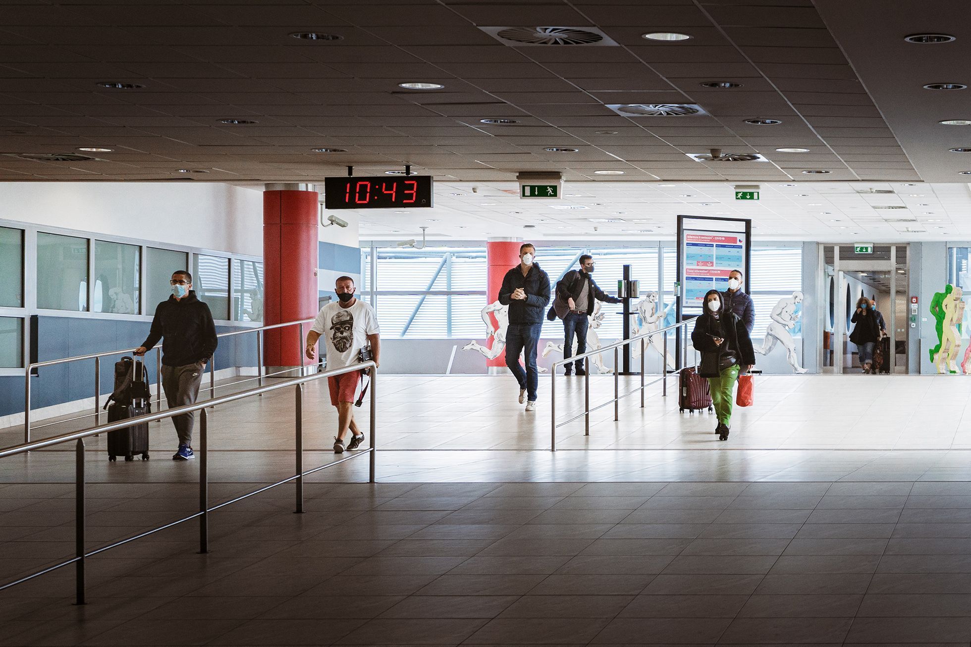 Letiště Václava Havla na pražské Ruzyni v době koronaviru (první obnovený let KLM z Amsterodamu))