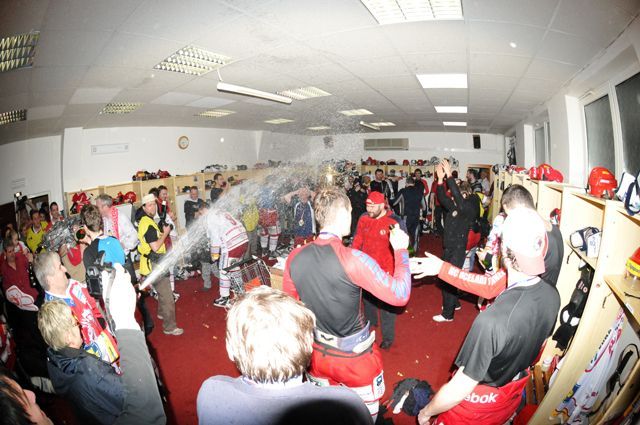 Oslavy titulu - Třinec (kabina)