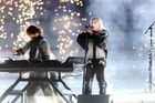 Linkin Park rozjeli famózní show. Jejich nová frontmanka poprvé zazpívala v Česku