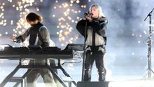 Linkin Park rozjeli famózní show. Jejich nová frontmanka poprvé zazpívala v Česku