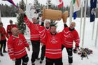 Foto: Češi šokovali v Kanadě. Ex-hokejisté Žďáru nad Sázavou jsou mistry světa v rybníkovém hokeji
