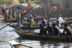 Rozvrácené státy: "Mrtvé srdce Afriky" ničí sucho. Životodárné jezero mizí před očima