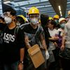 Střety demonstrantů s policisty v Hongkongu - 1. prosince