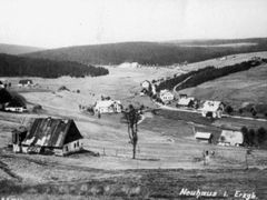 Domy v krušnohorské obce Chaloupky v roce 1921