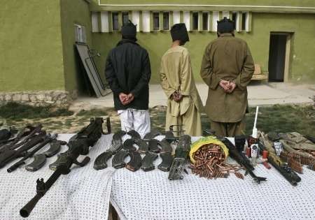 Afghánistán: zajatí povstalci a jejich zbraně