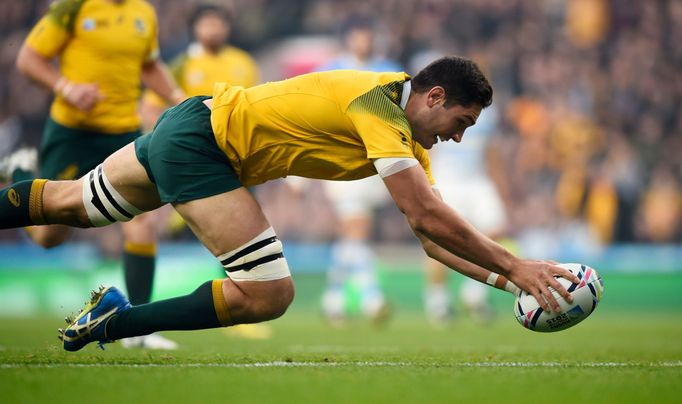 Australia's Rob Simmons scores a try Reuters / Dylan Martinez Livepic